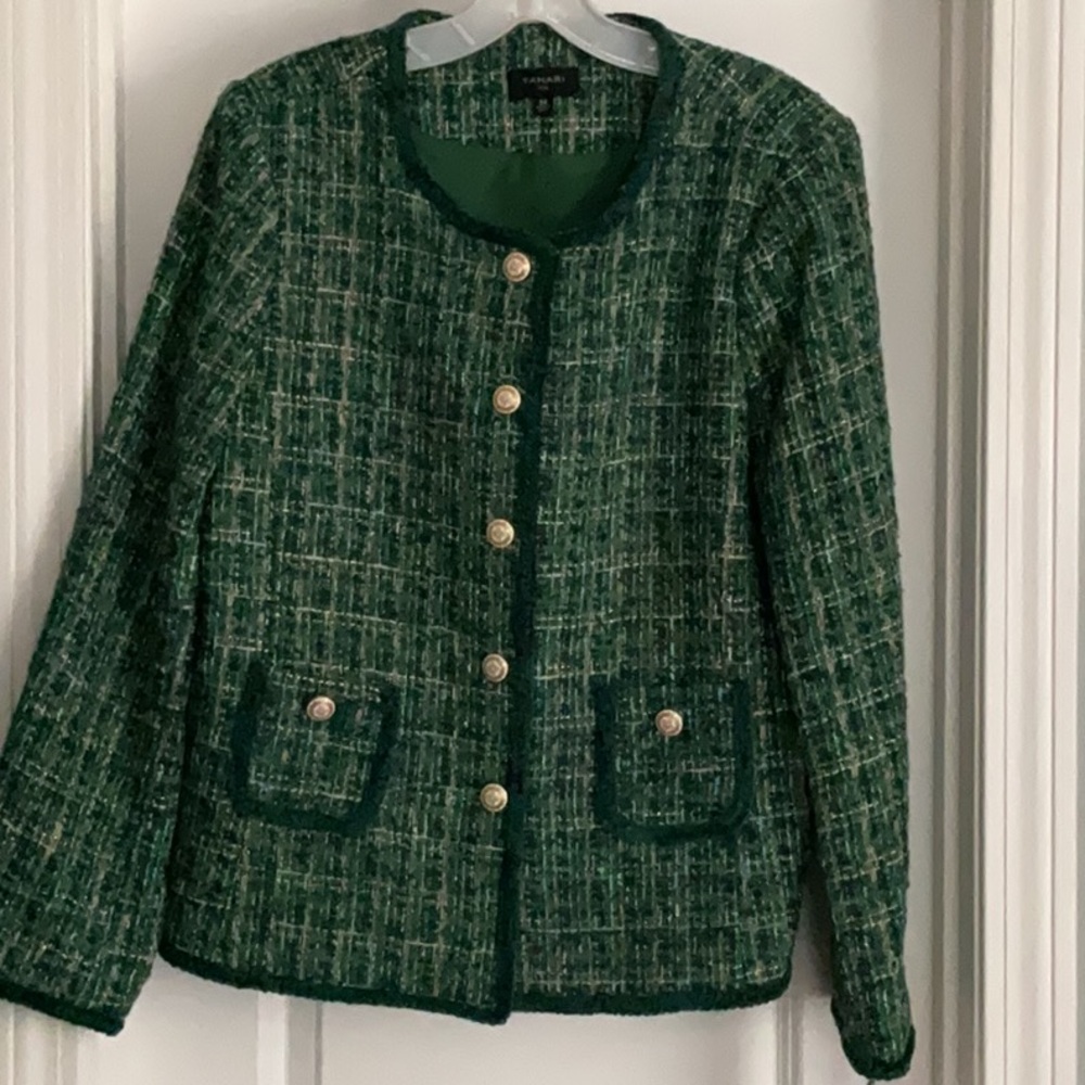 Tahari Green Blazer with Textured Fabric and Collarless Design